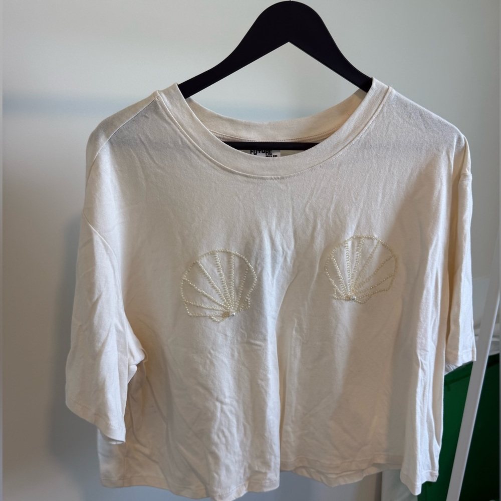 Future Collective Shell Top